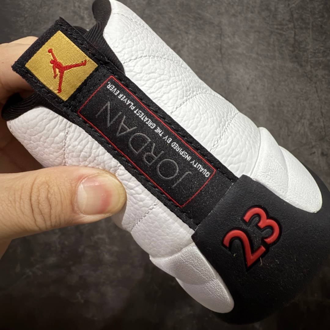 Air Jordan 12 - Image 3