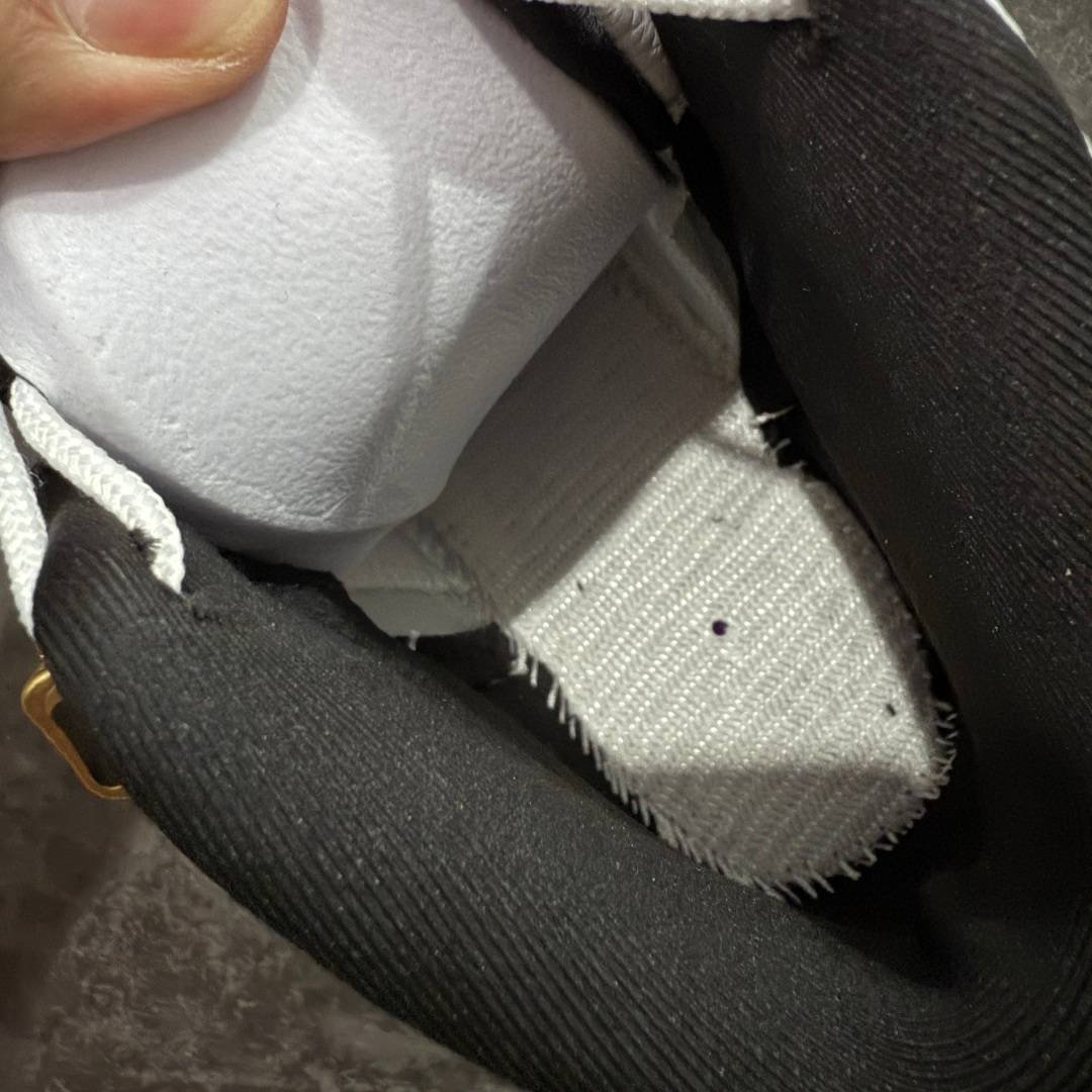 Air Jordan 12 - Image 5