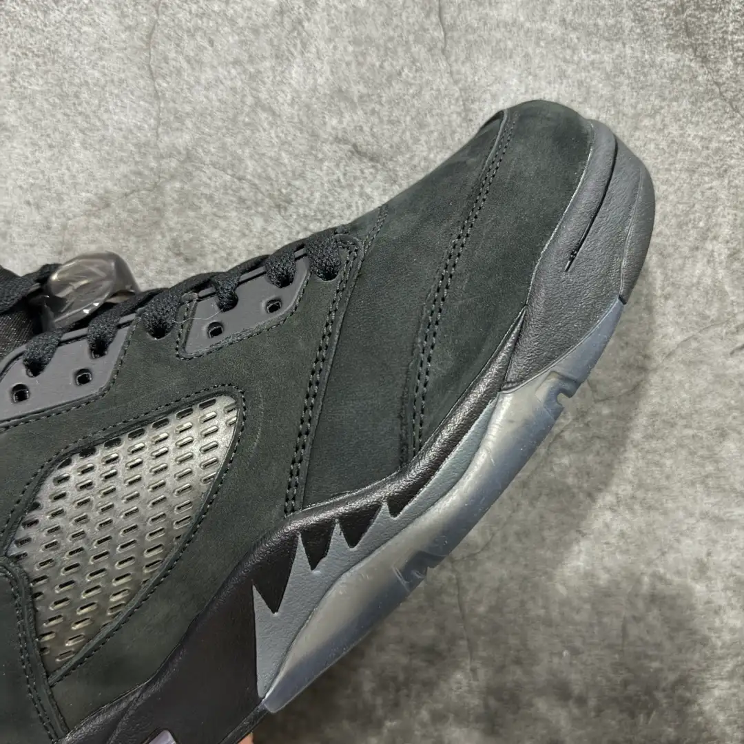 Air Jordan 5 - Image 4