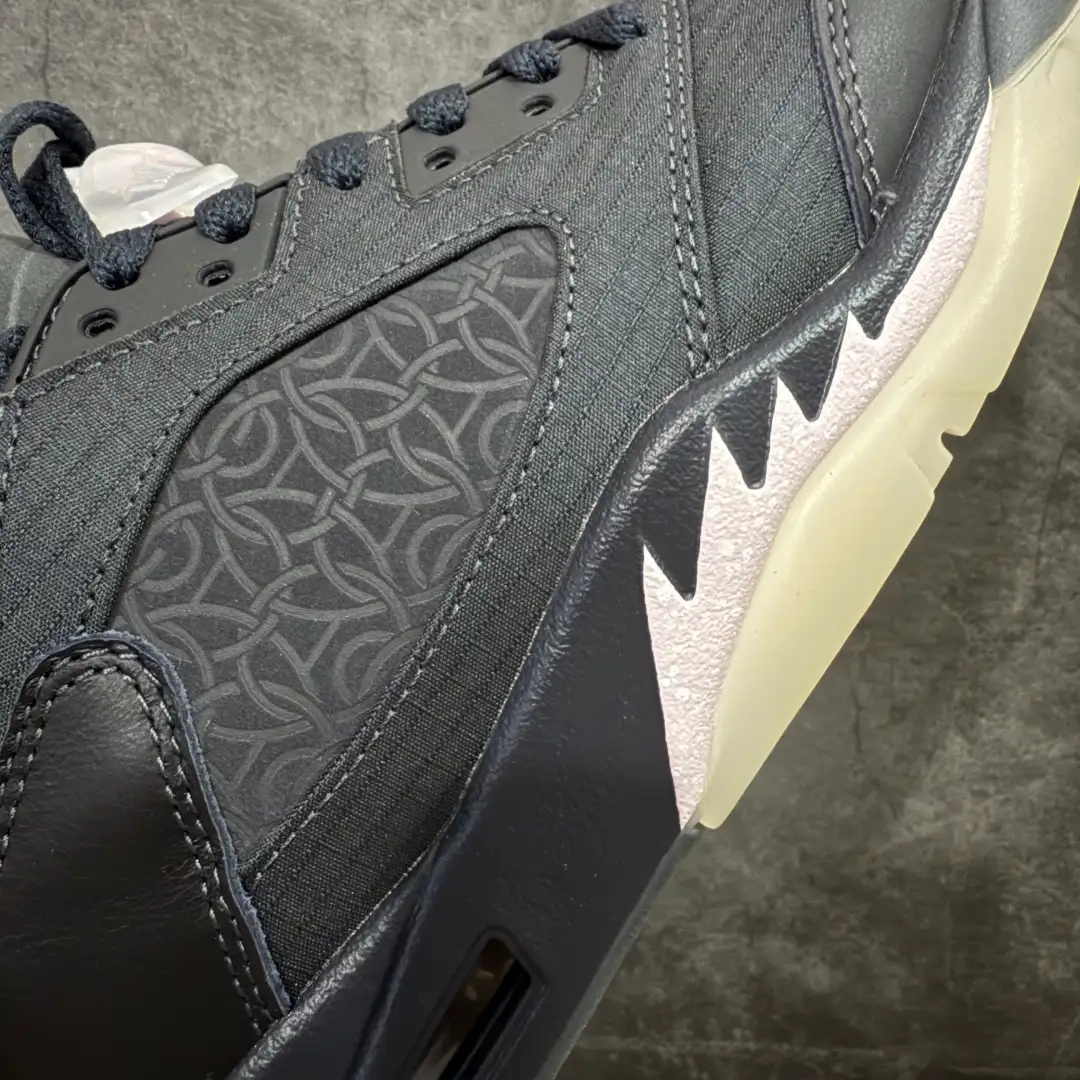 Air Jordan 5 - Image 5