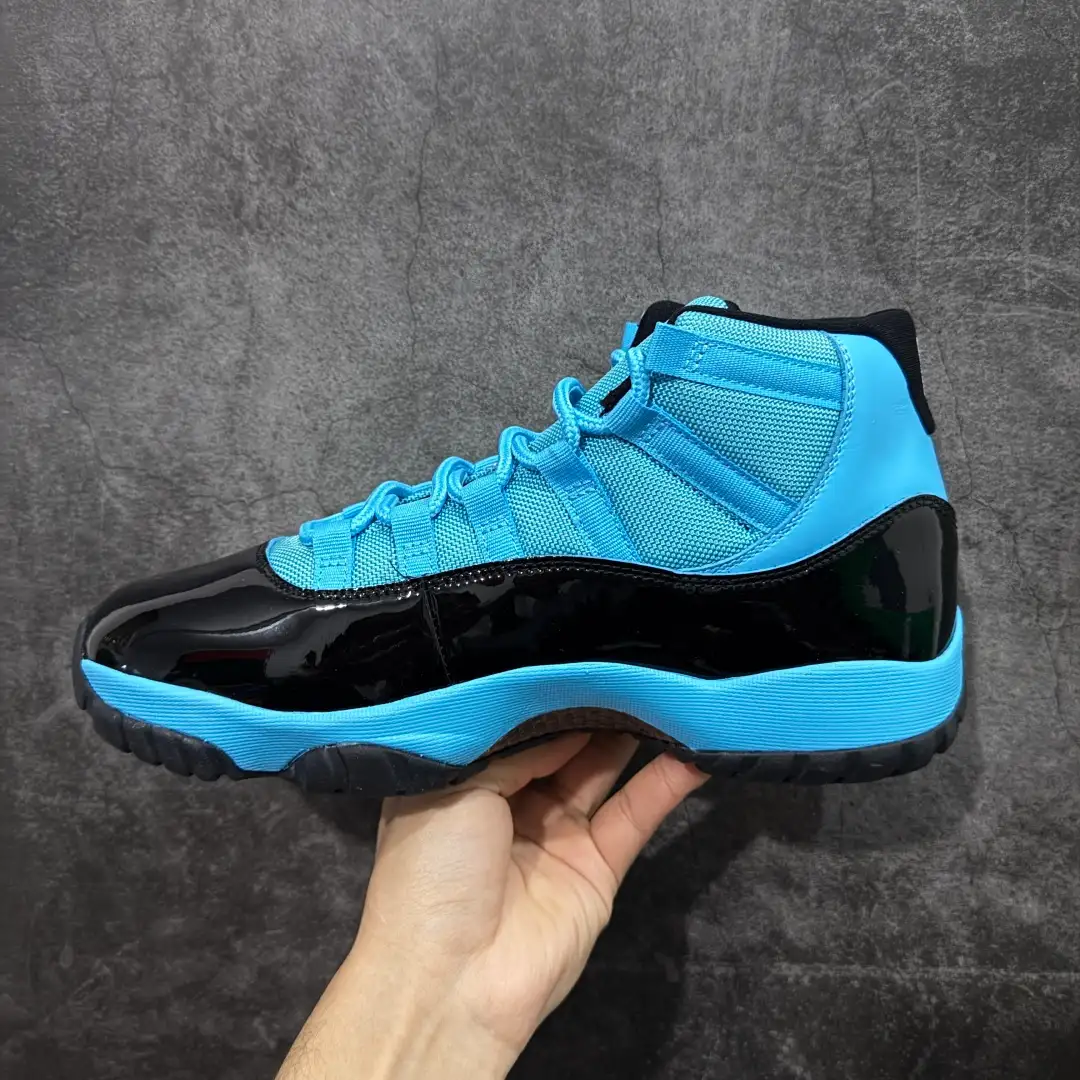 Air Jordan 11 - Image 4