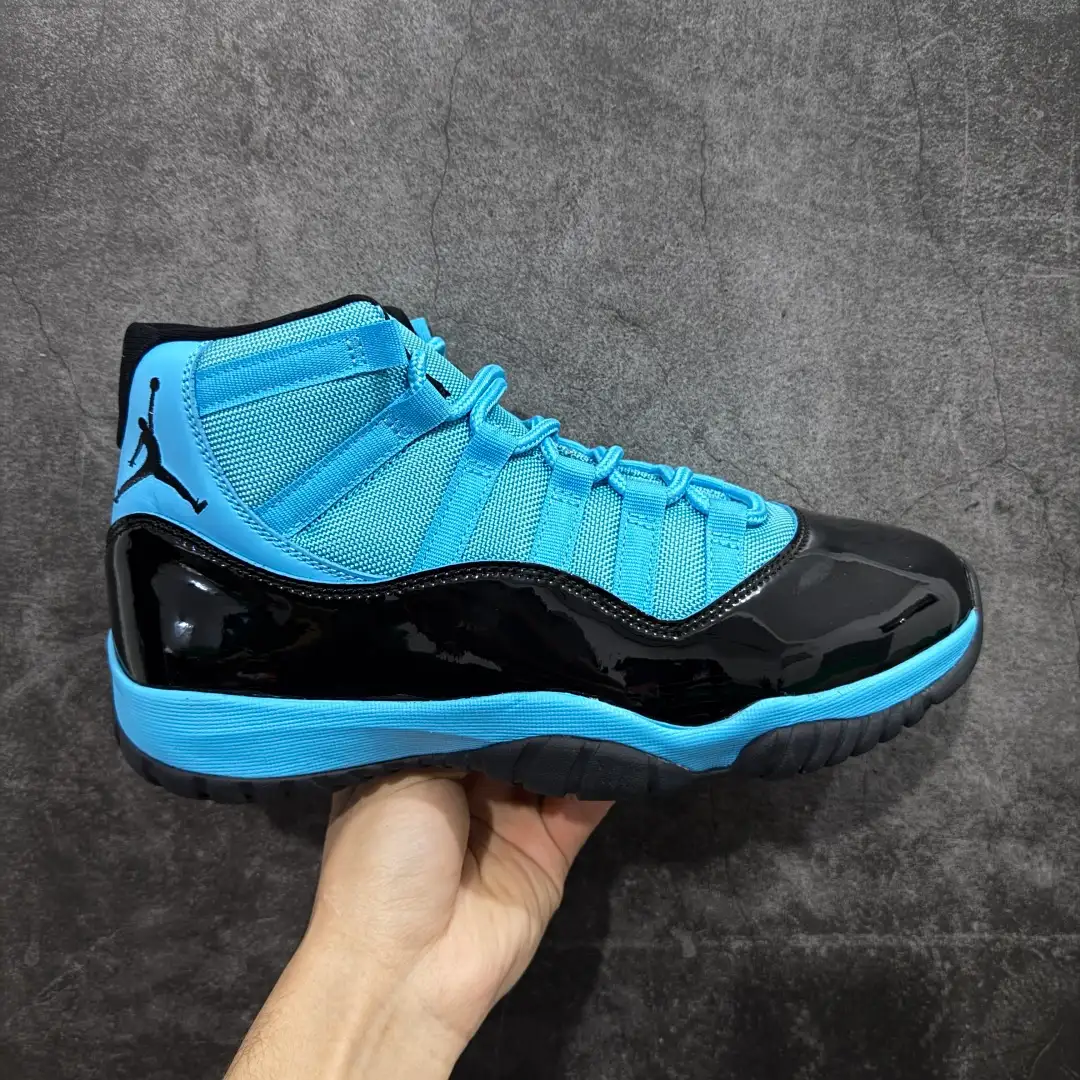 Air Jordan 11 - Image 5