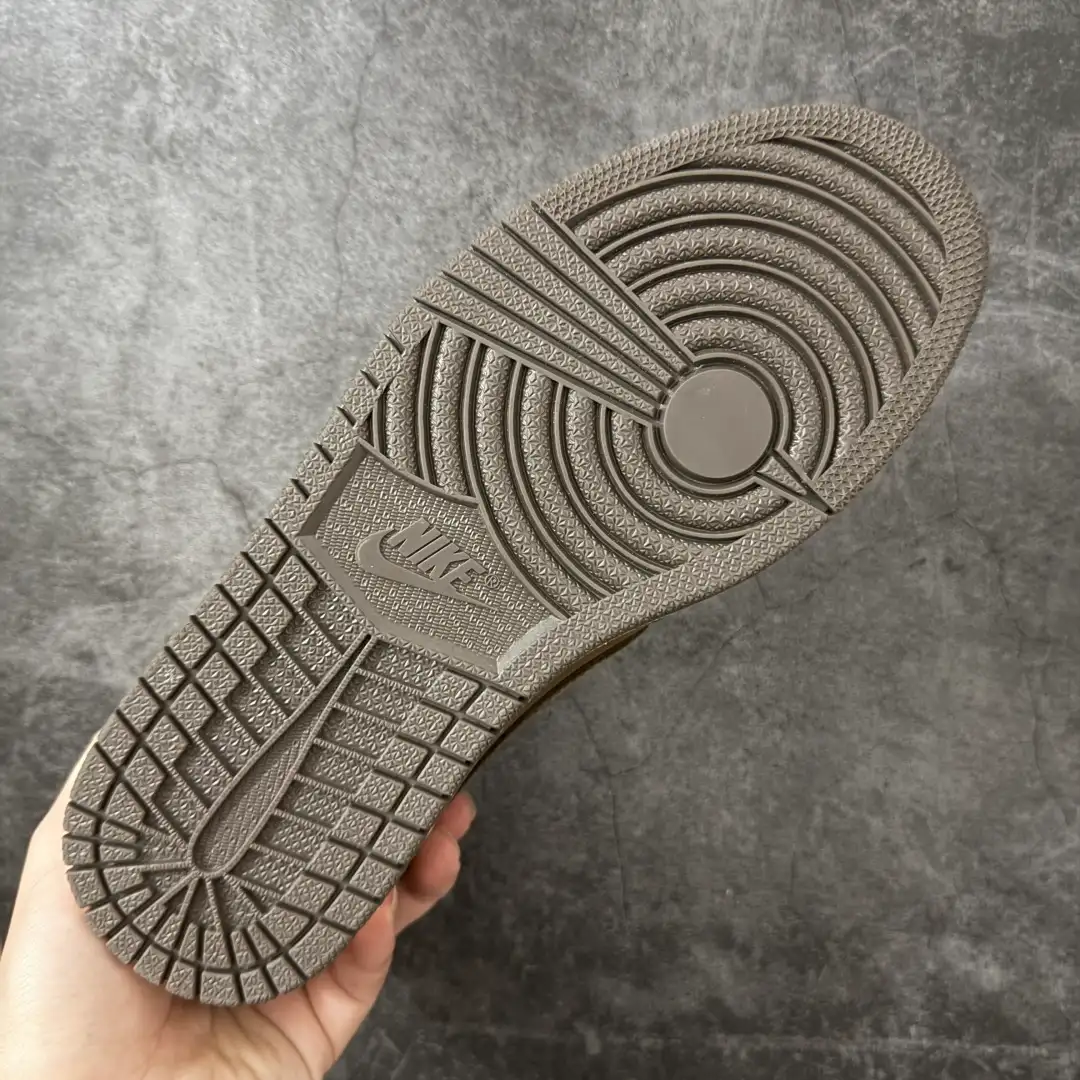 Air Jordan 1 Low - Image 4