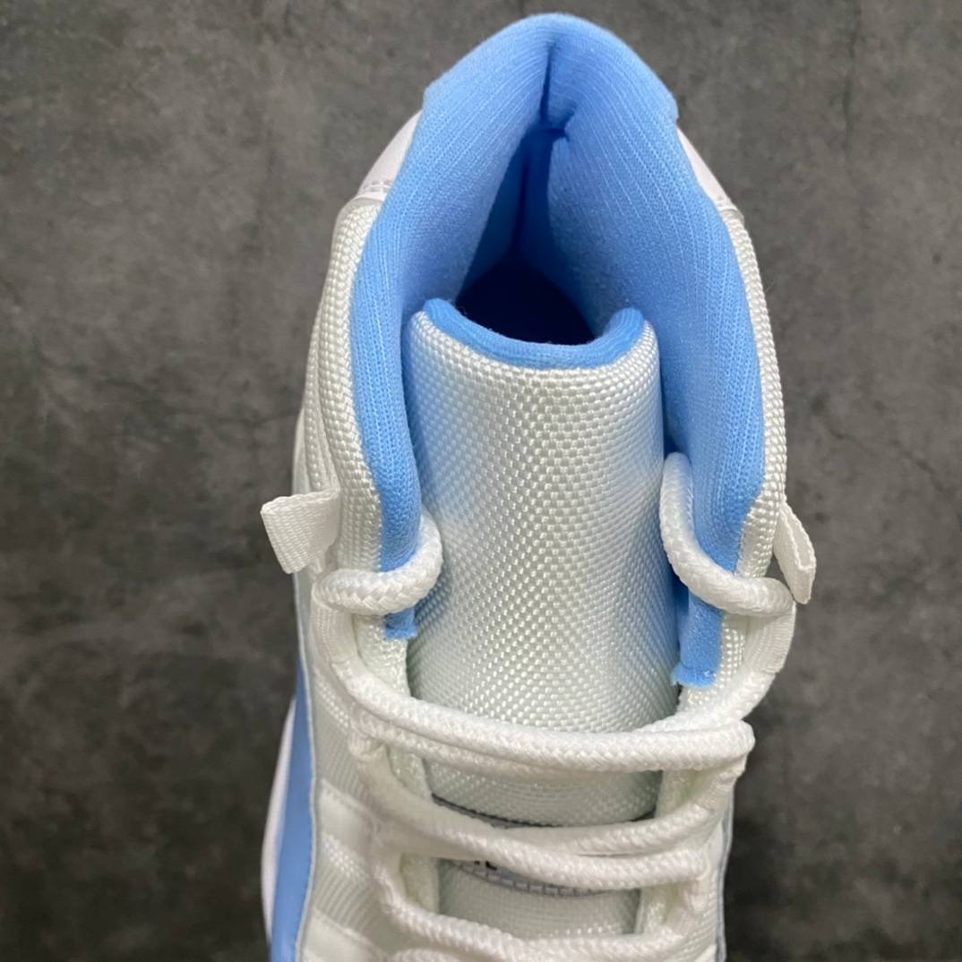 Air Jordan 11 - Image 3