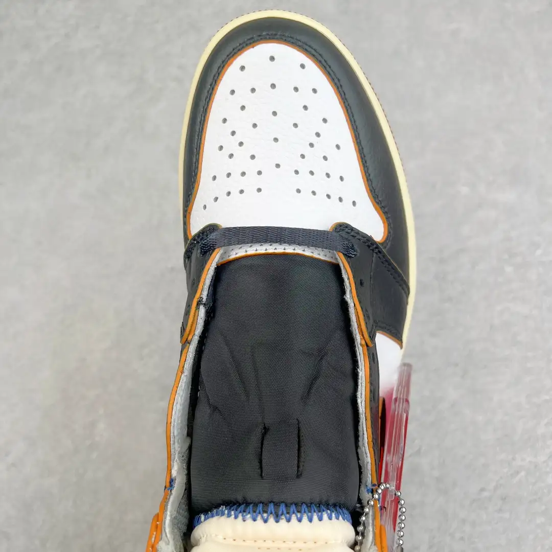 Air Jordan 1 - Image 6