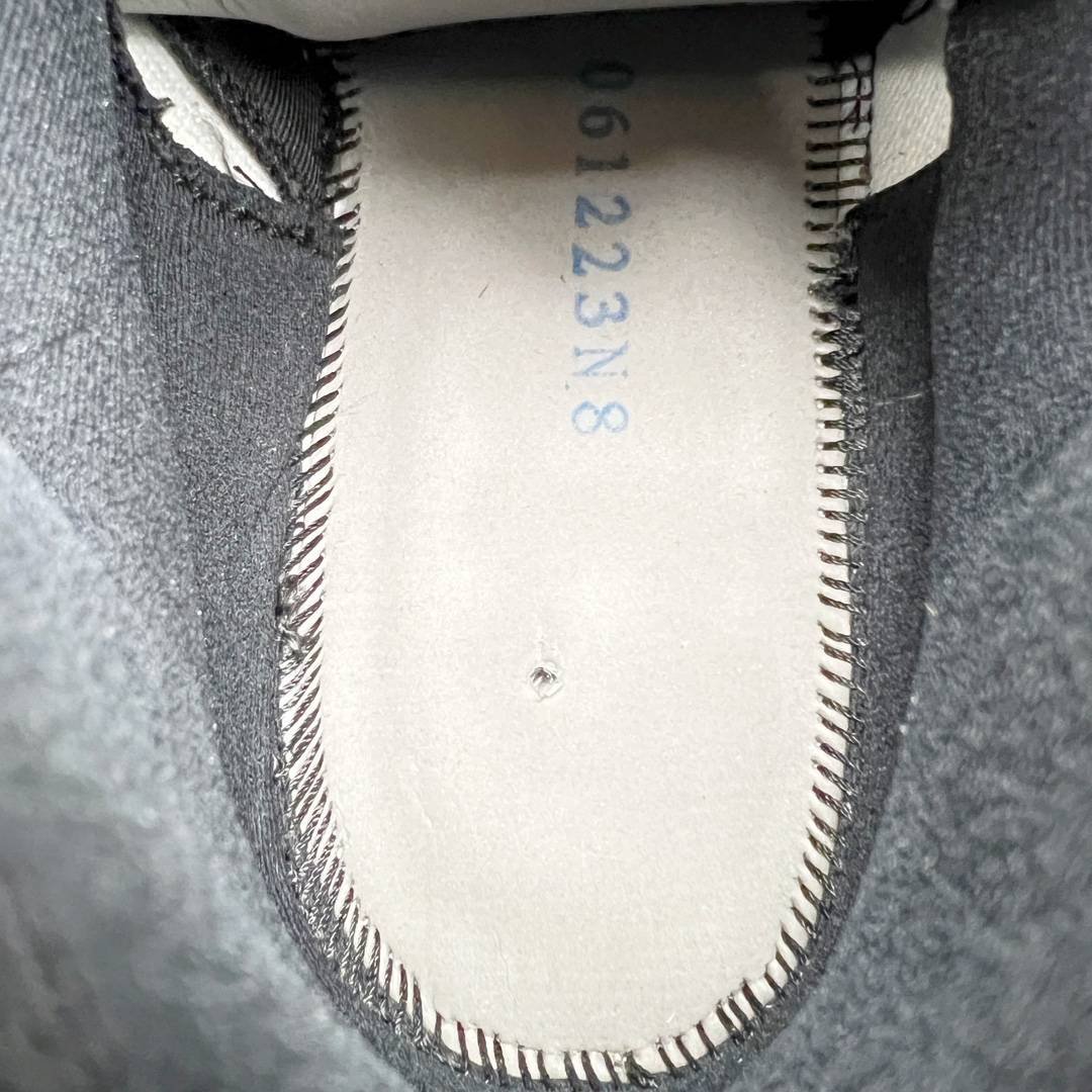 Air Jordan 11 - Image 6