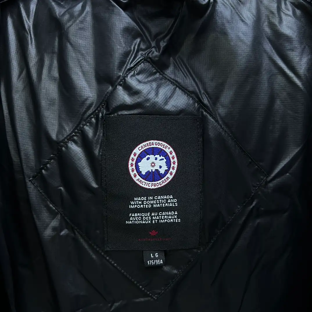 Canada Goose Crofton Puffer Down Jacket - Image 4