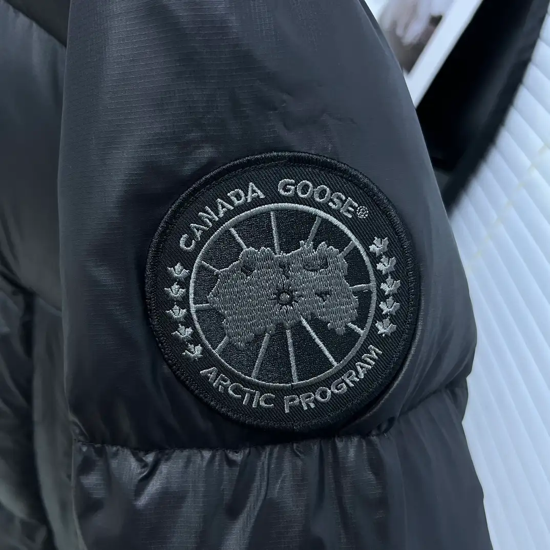 Canada Goose Crofton Puffer Down Jacket - Image 5