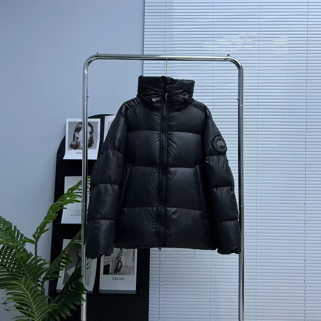 Canada Goose Crofton Puffer Down Jacket - Image 1