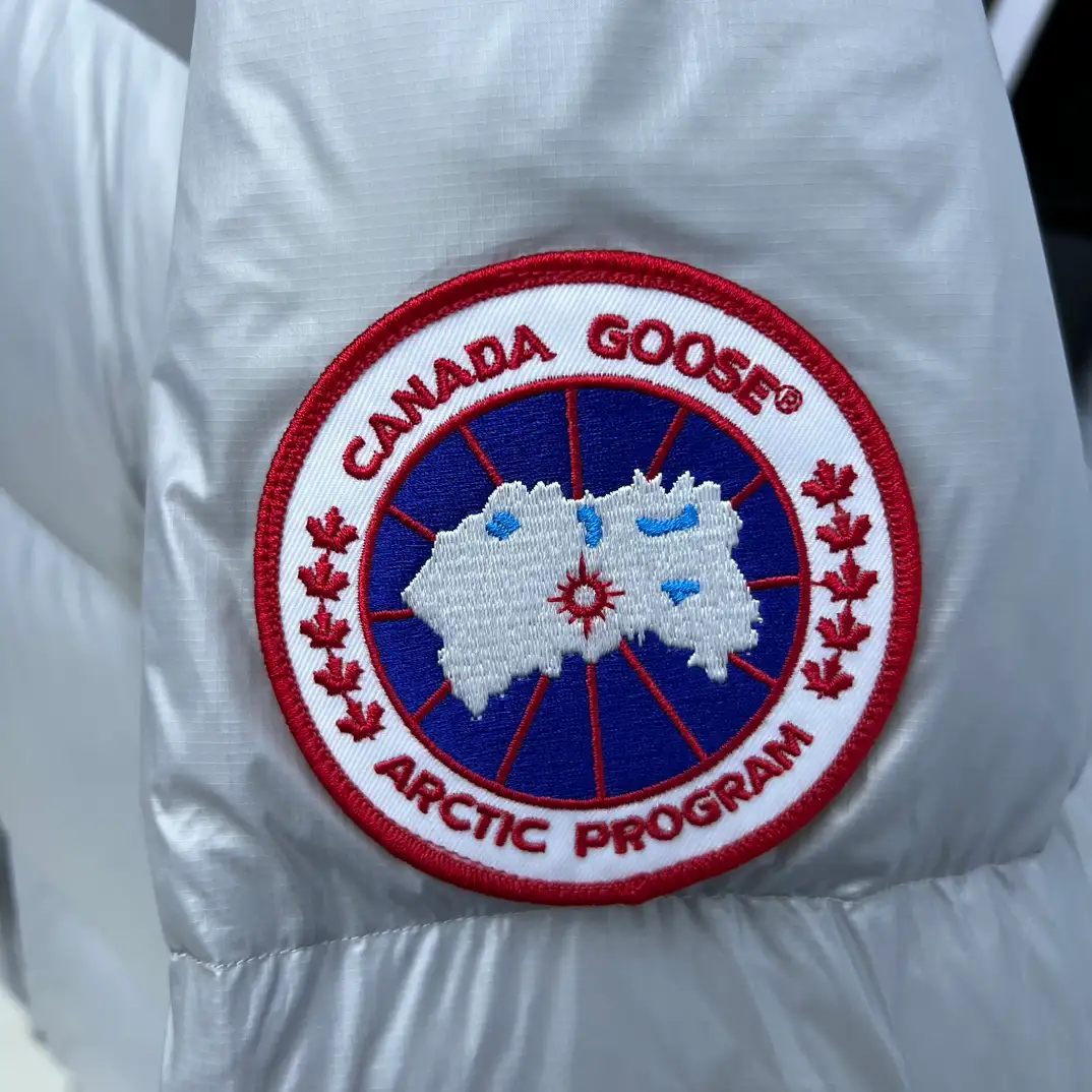 Canada Goose Crofton Puffer Down Jacket - Image 7