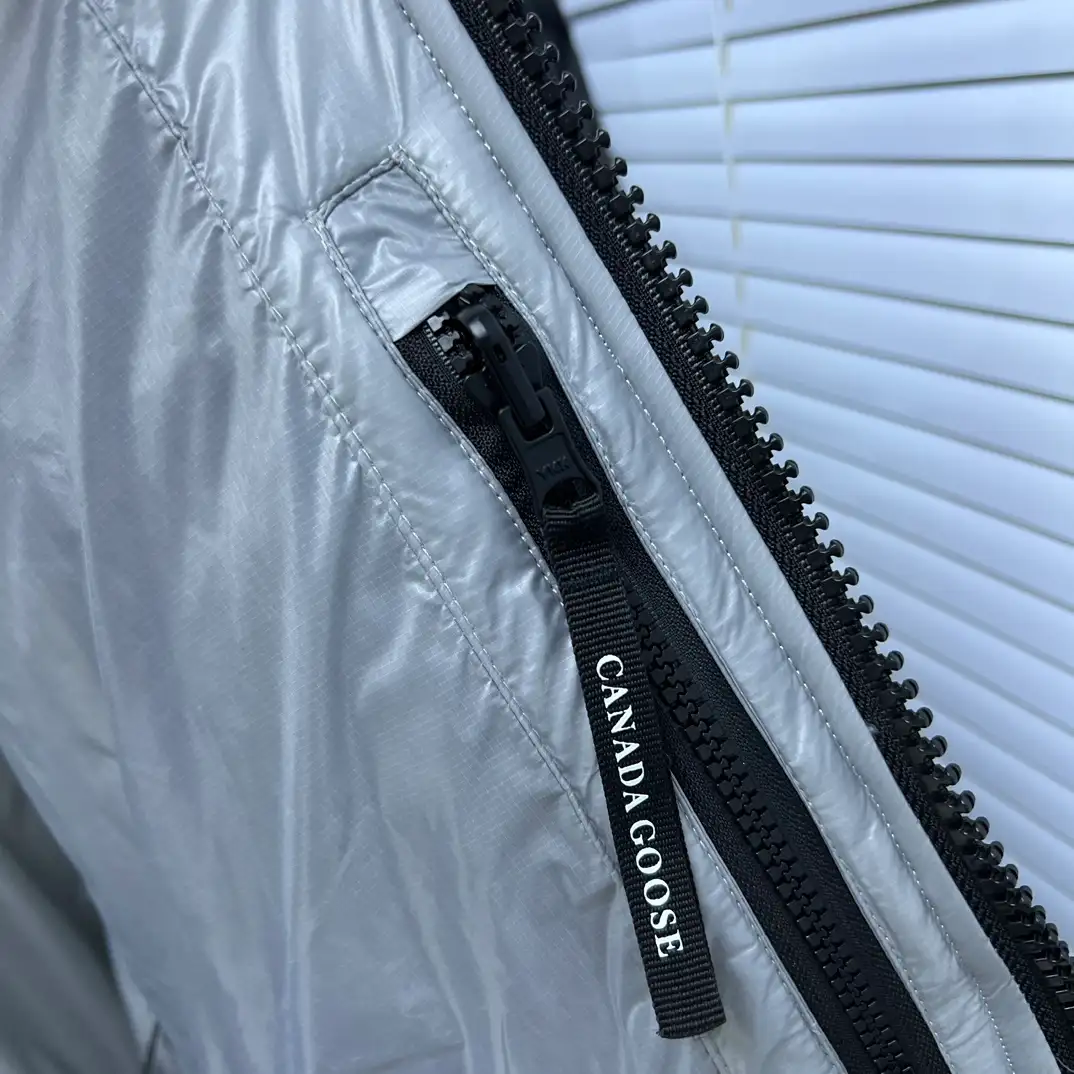 Canada Goose Crofton Puffer Down Jacket - Image 8
