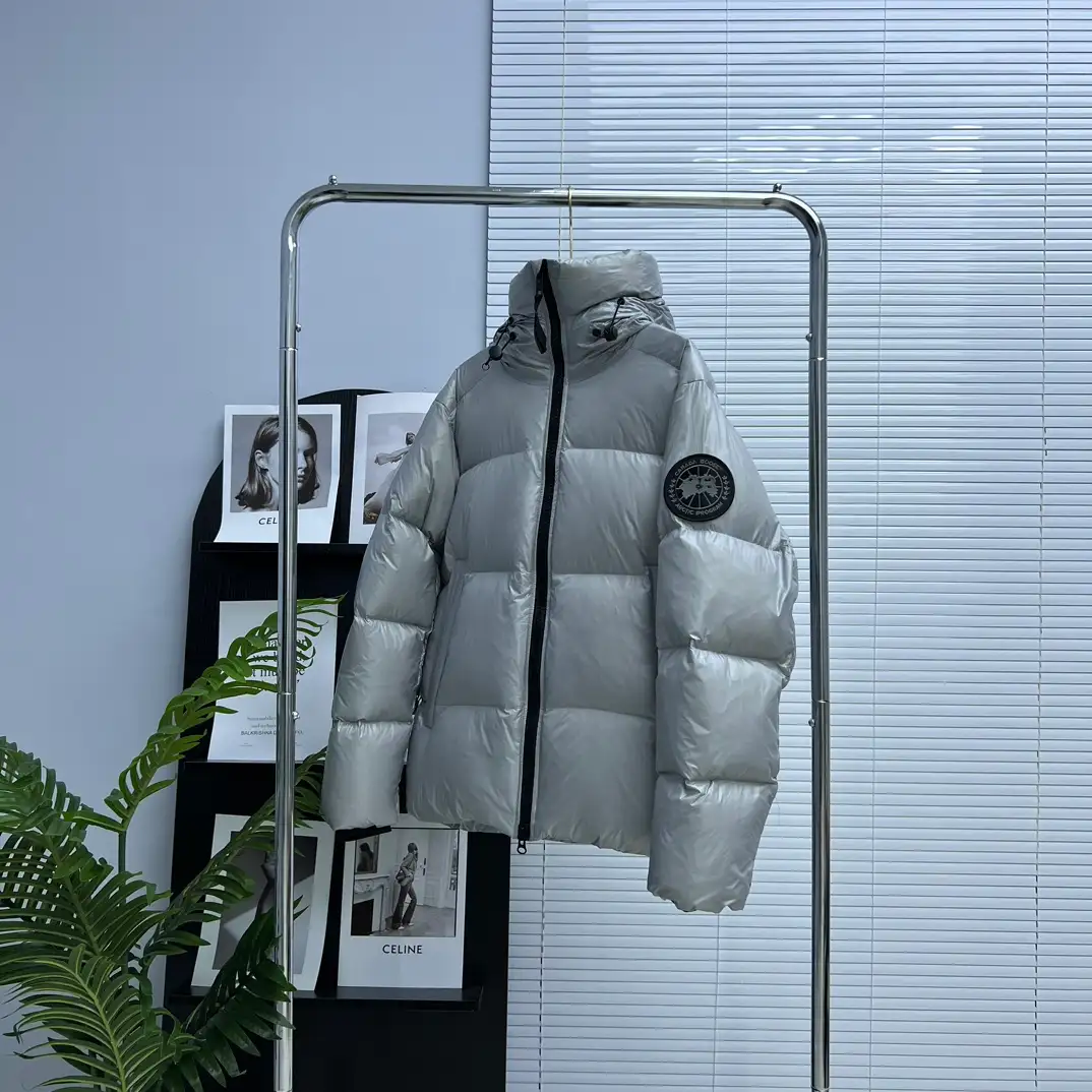Canada Goose Crofton Puffer Down Jacket - Image 4