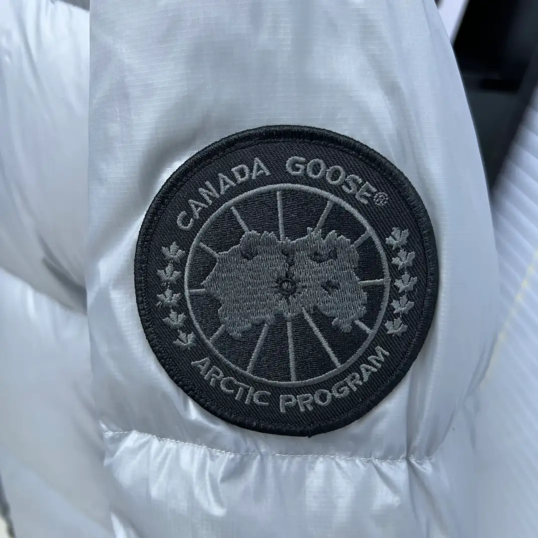 Canada Goose Crofton Puffer Down Jacket - Image 7