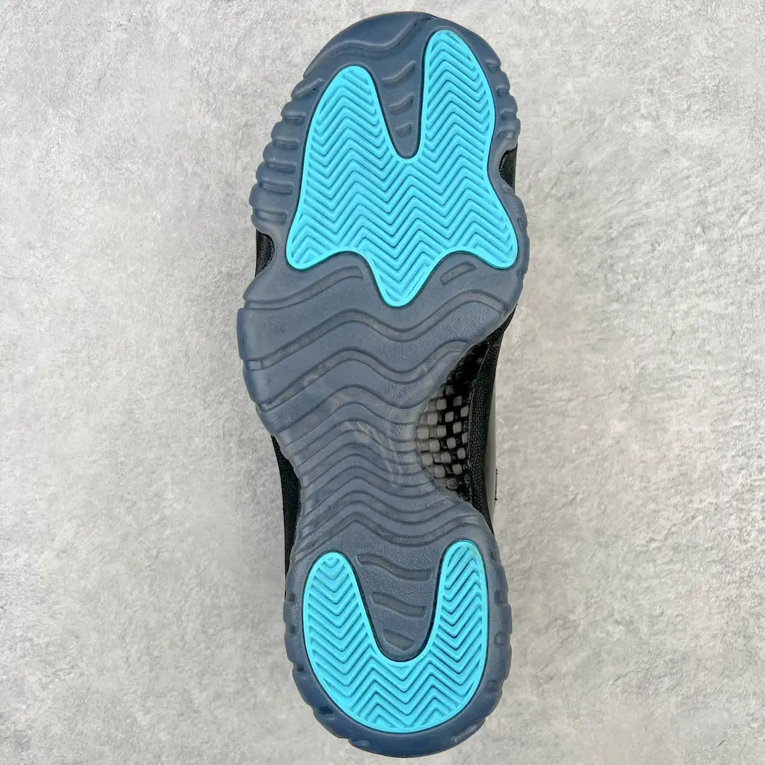 Air Jordan 11 - Image 2