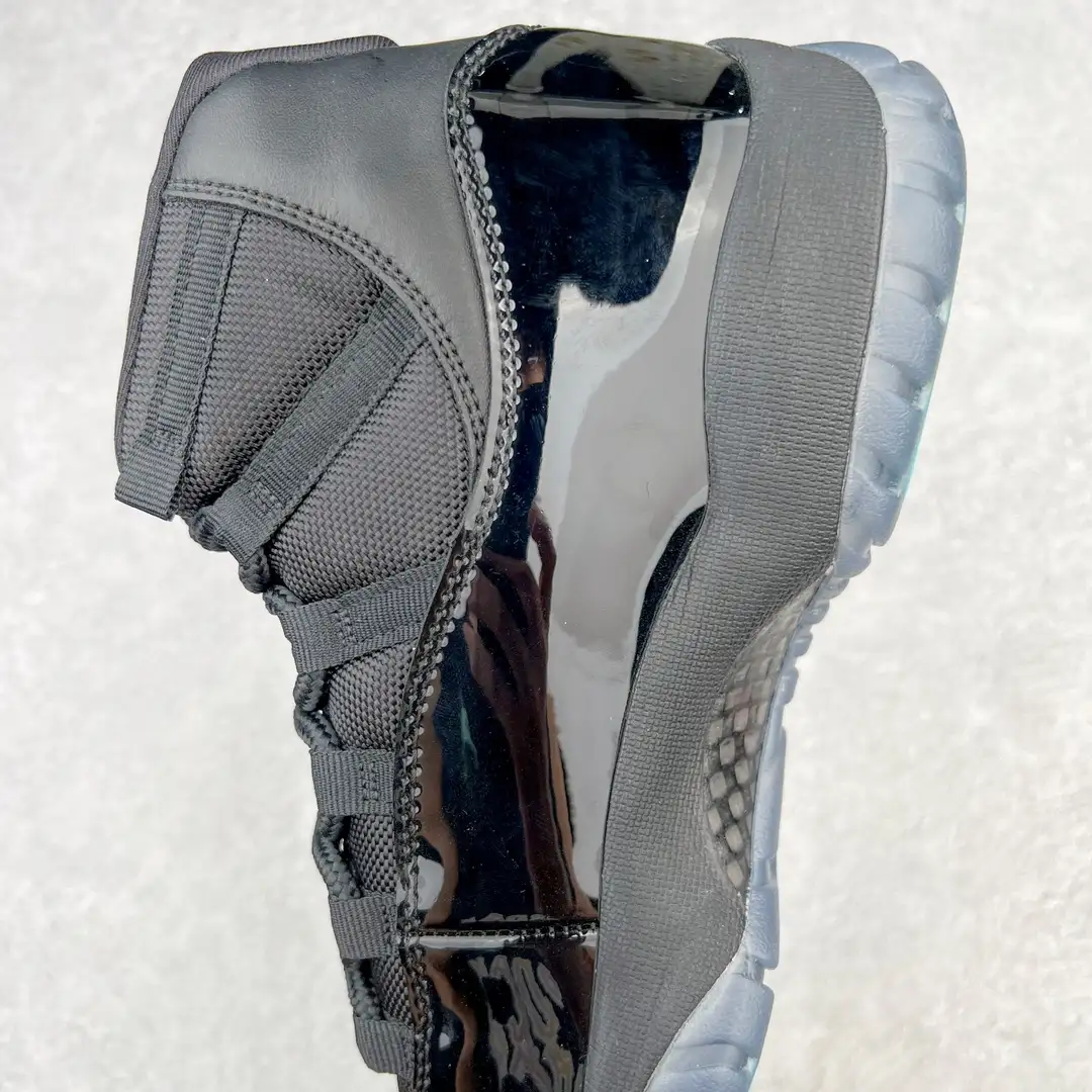 Air Jordan 11 - Image 9