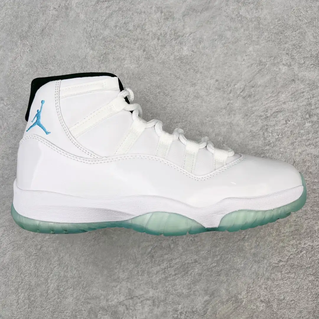 Air Jordan 11 - Image 1
