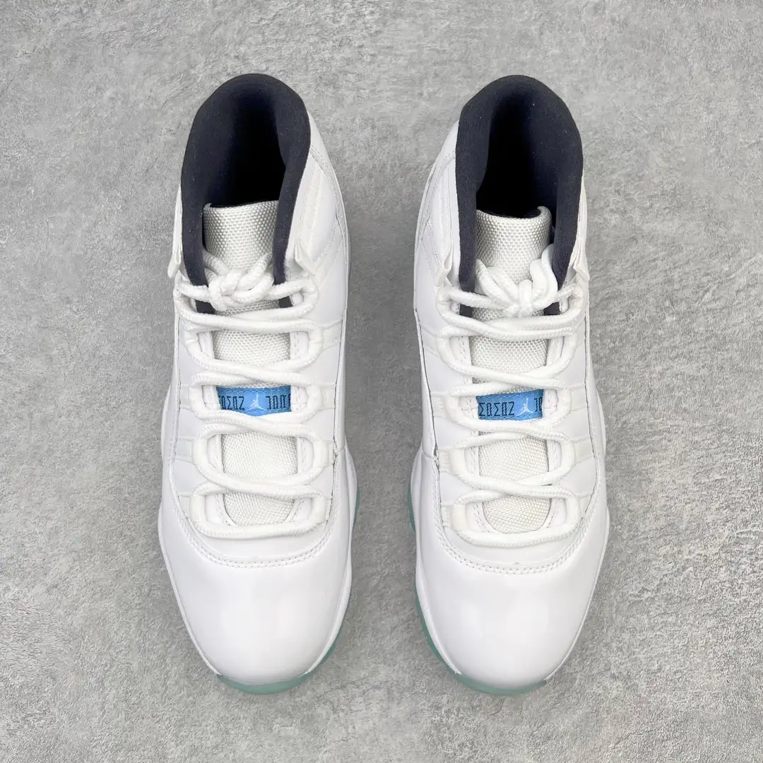 Air Jordan 11 - Image 9