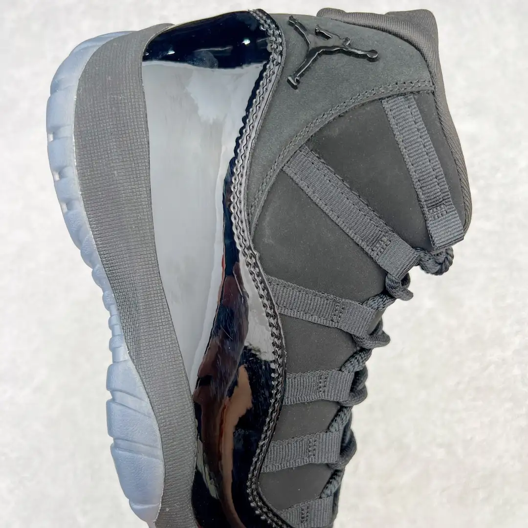 Air Jordan 11 - Image 5