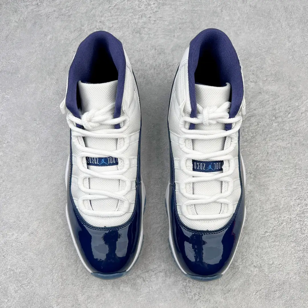 Air Jordan 11 - Image 3