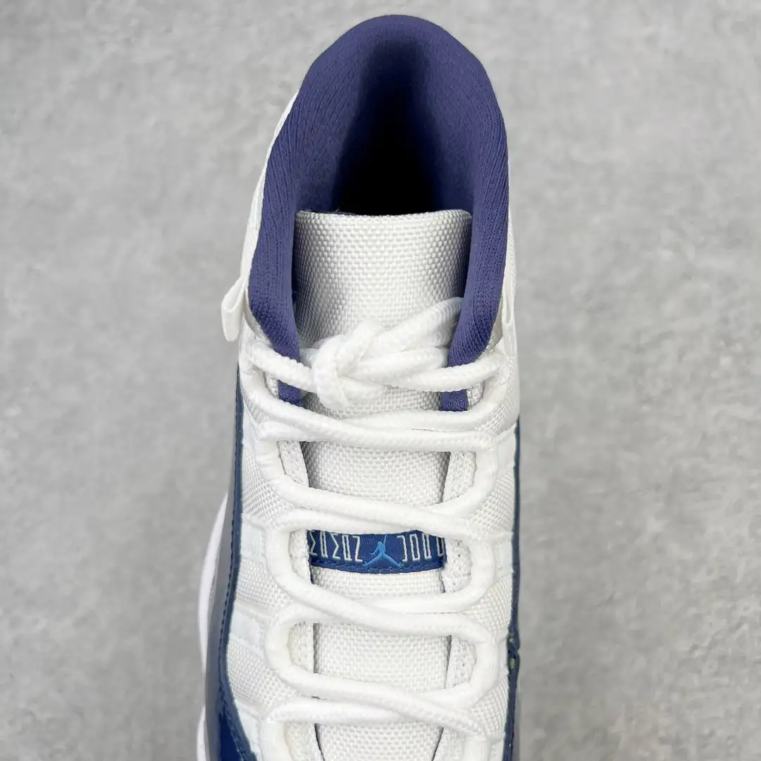 Air Jordan 11 - Image 4