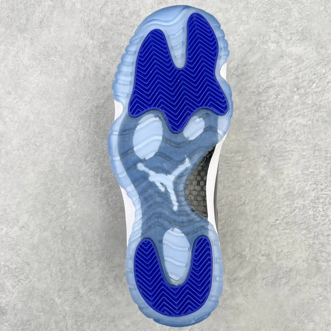 Air Jordan 11 - Image 9