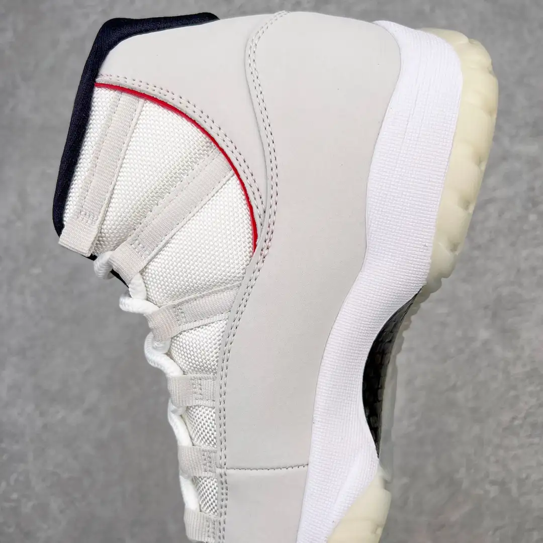 Air Jordan 11 - Image 7
