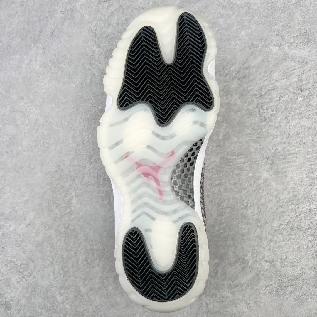 Air Jordan 11 - Image 6