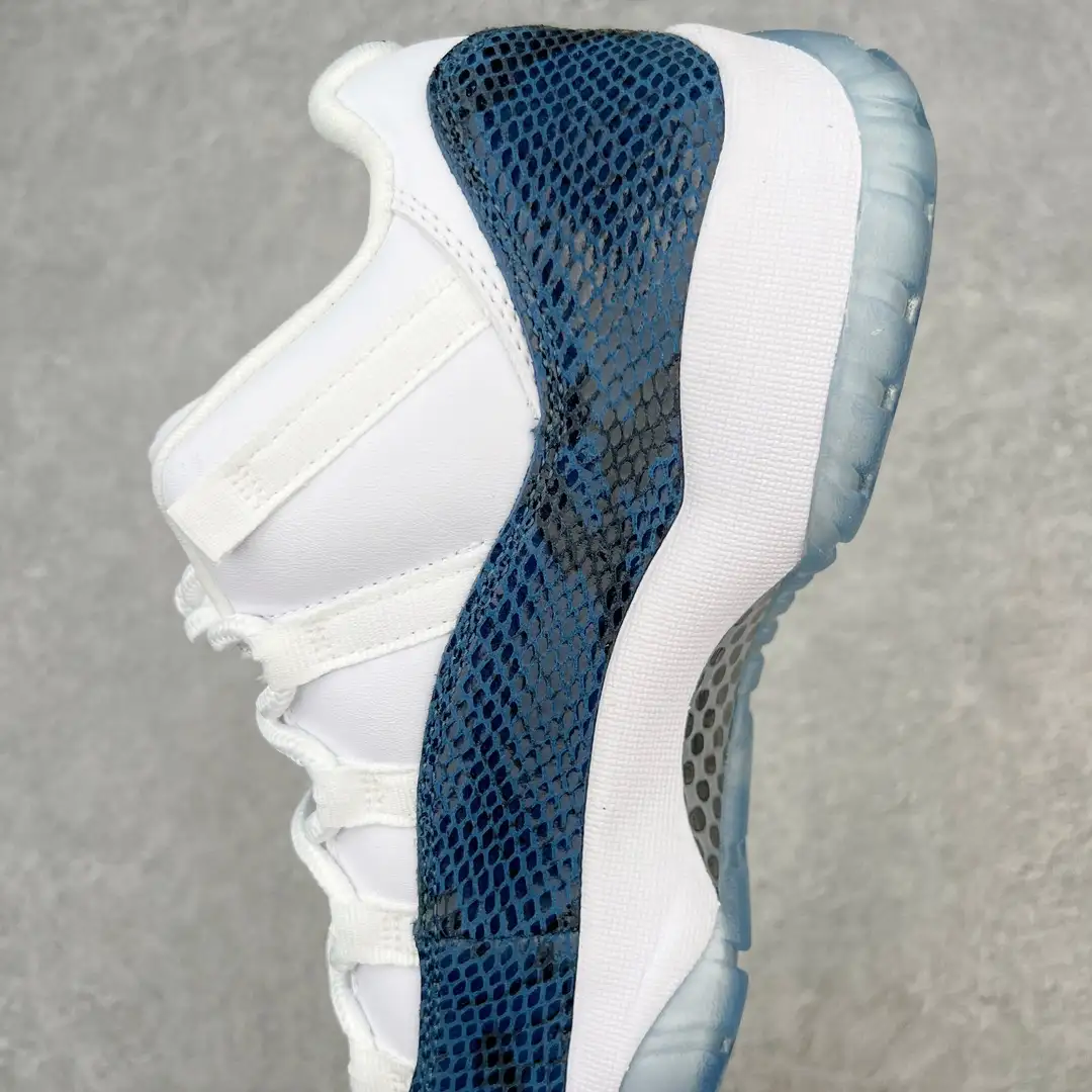 Air Jordan 11 - Image 7