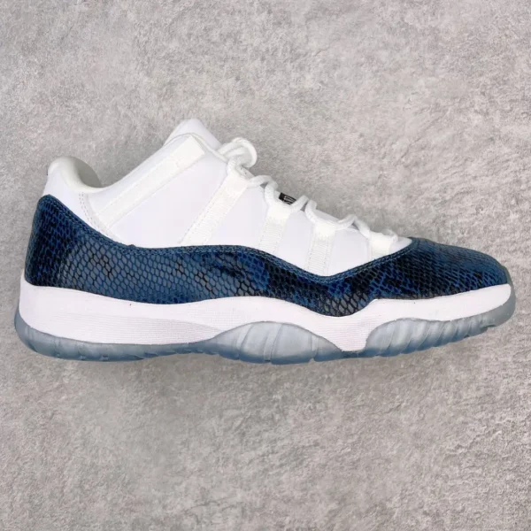 Air Jordan 11
