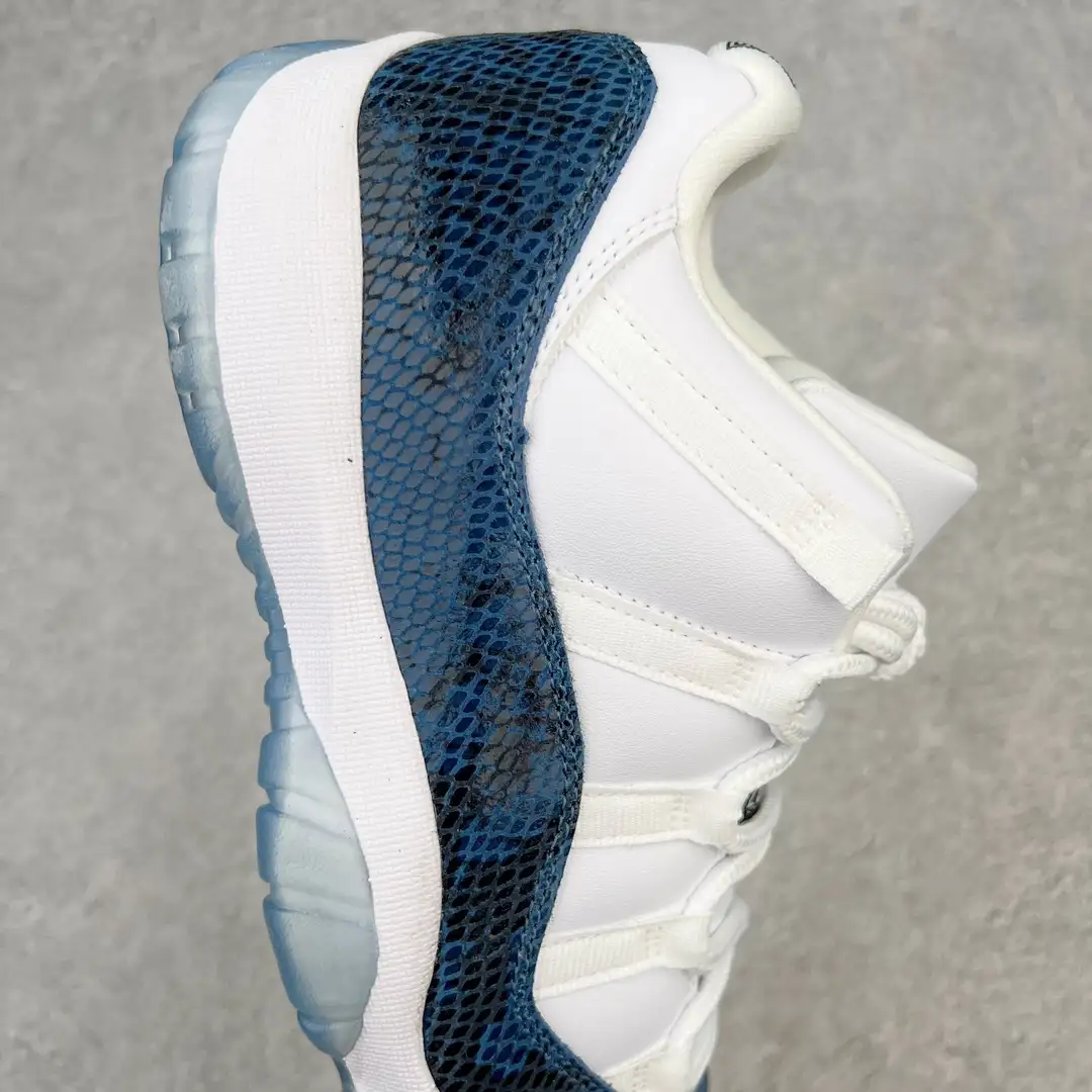 Air Jordan 11 - Image 9