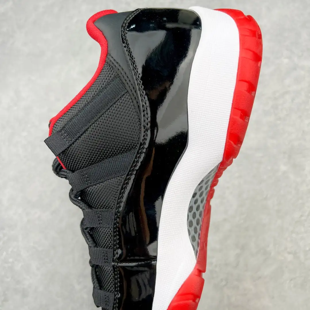 Air Jordan 11 - Image 9