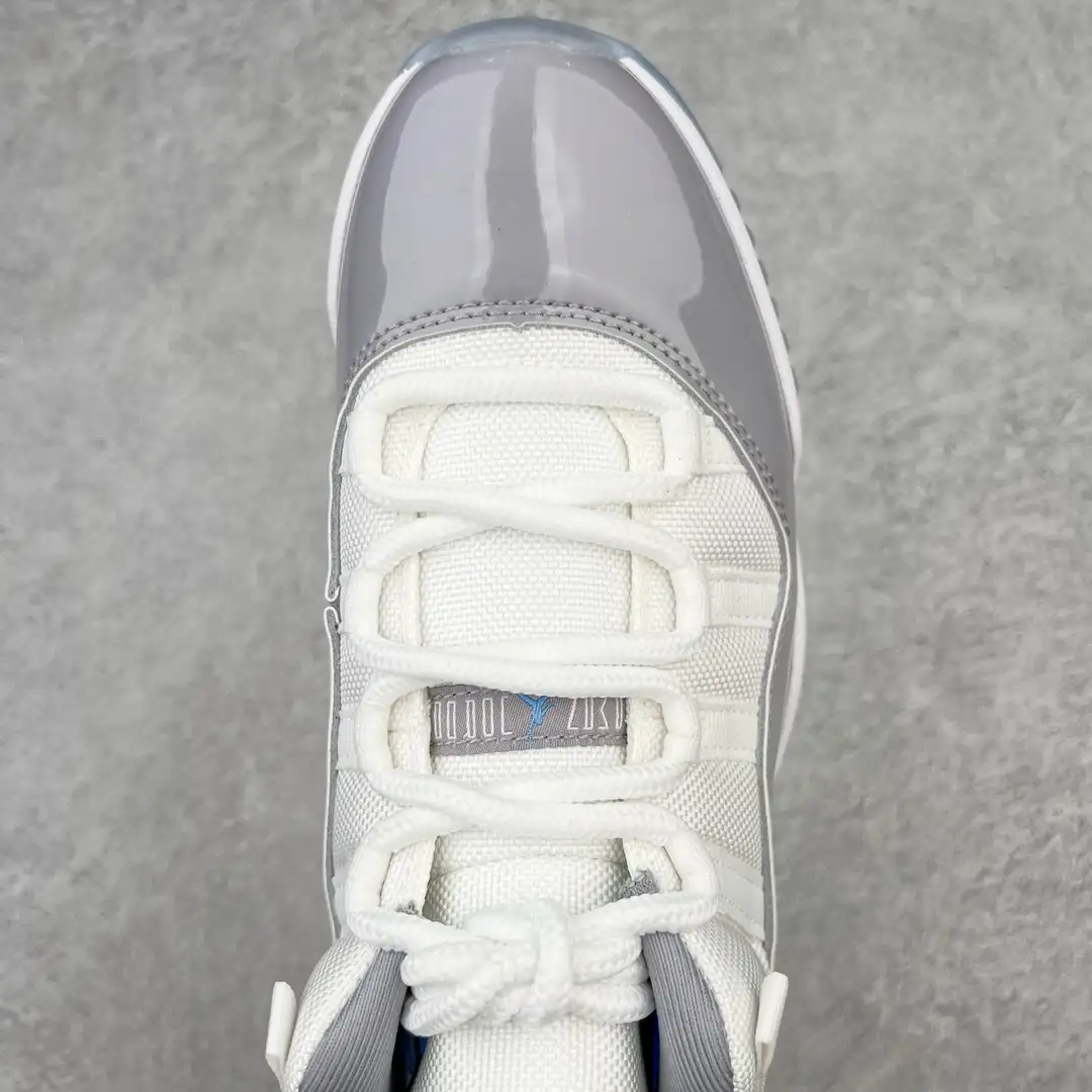 Air Jordan 11 - Image 2