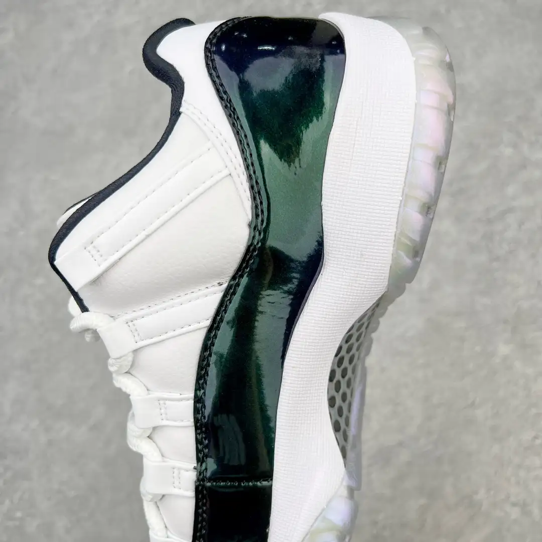 Air Jordan 11 - Image 5