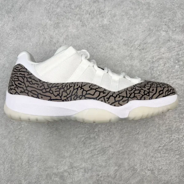 Air Jordan 11
