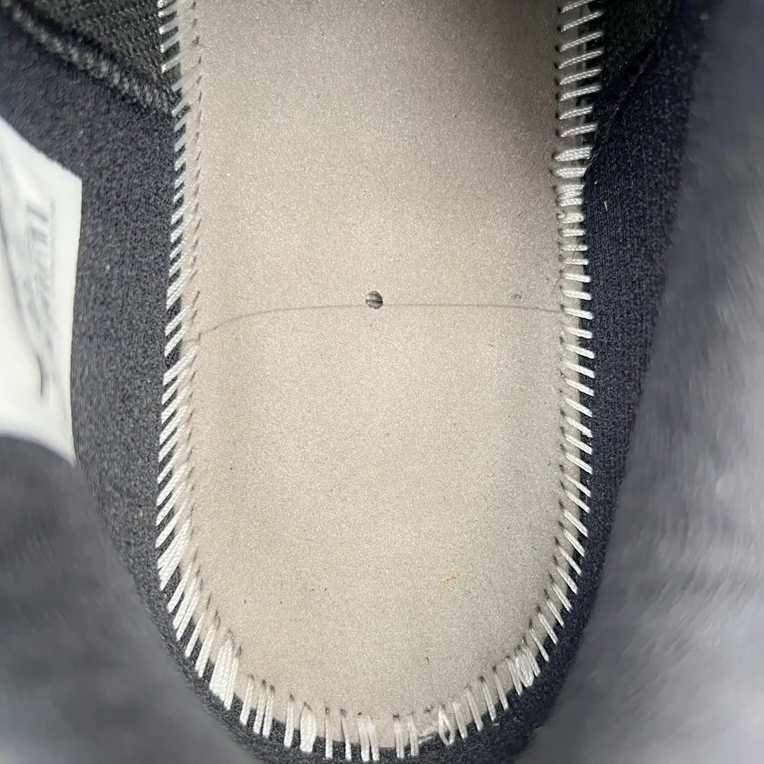 Air Jordan 11 - Image 2