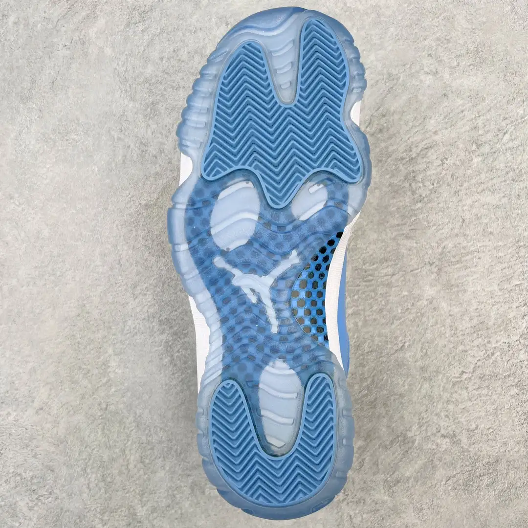 Air Jordan 11 - Image 5