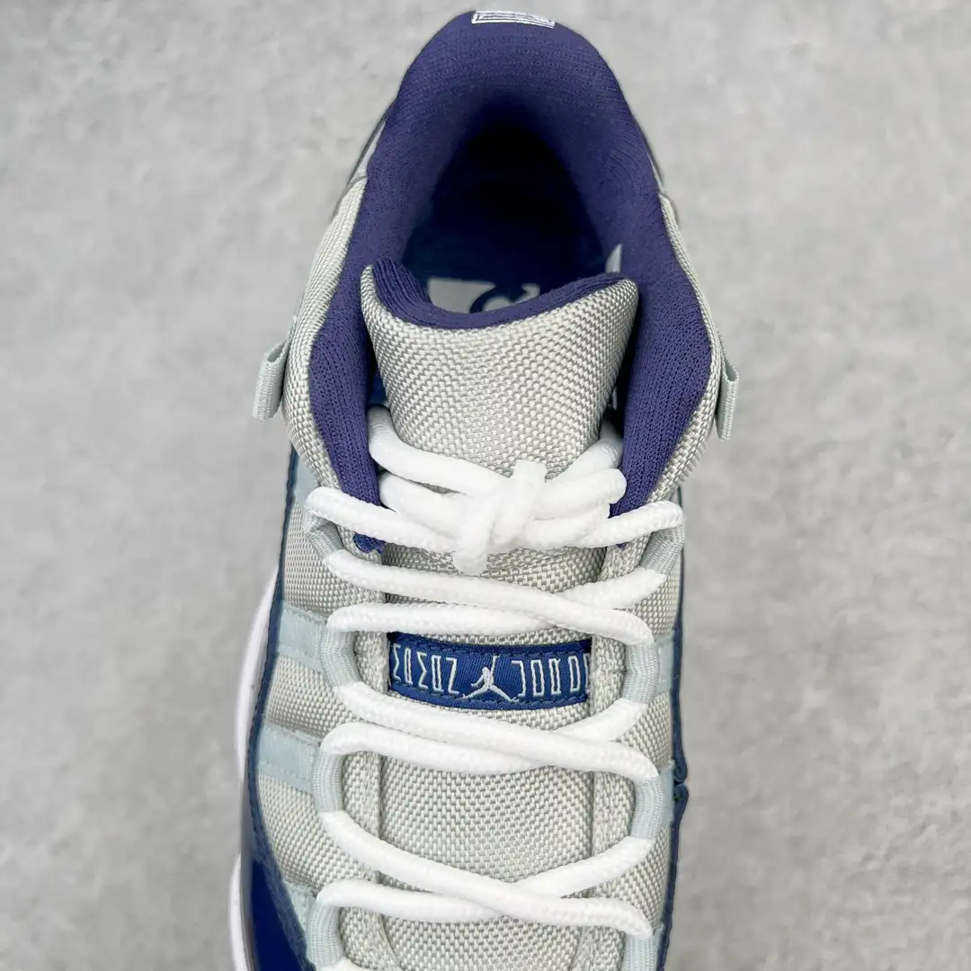 Air Jordan 11 - Image 2