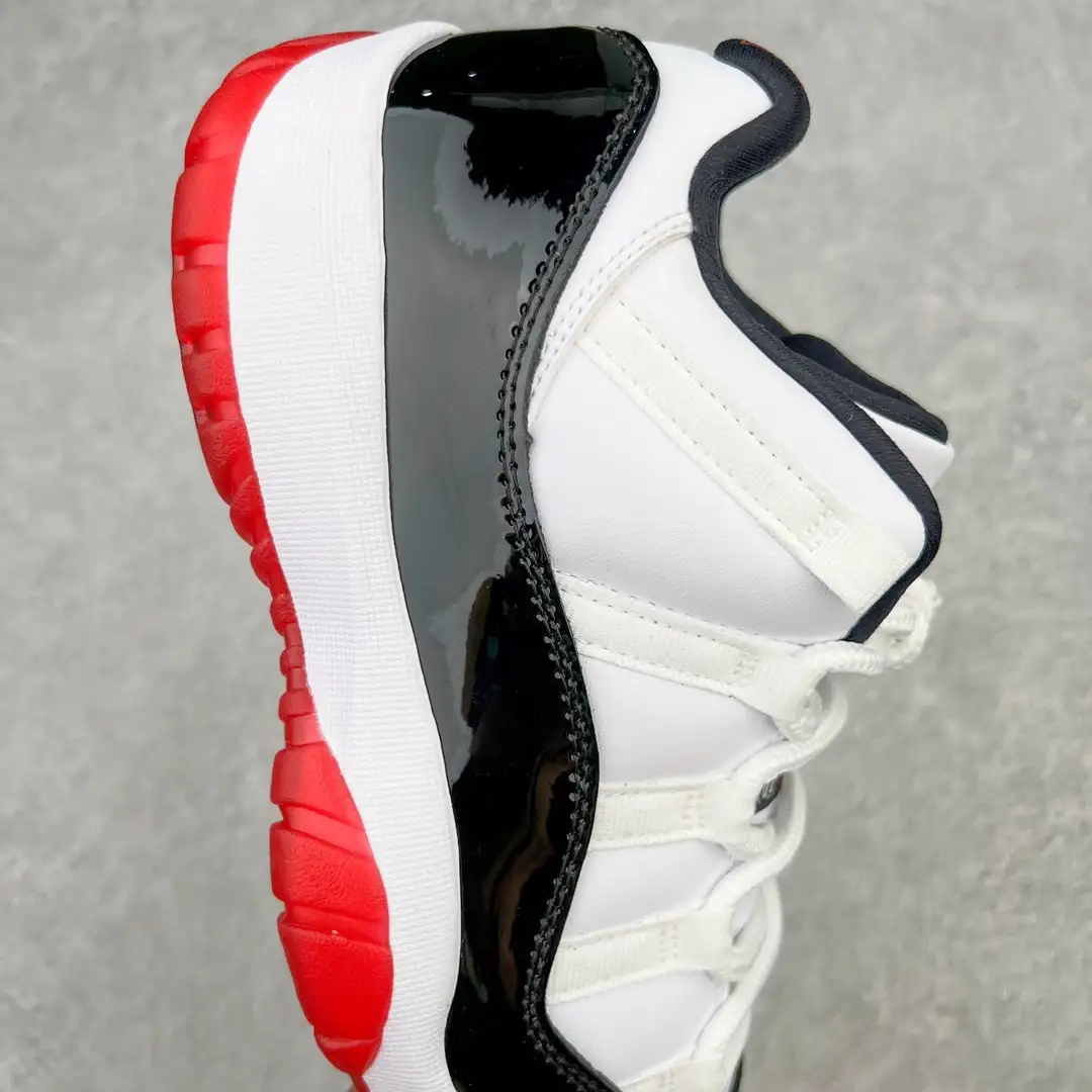 Air Jordan 11 - Image 7