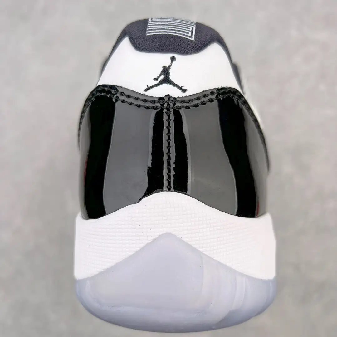 Air Jordan 11 - Image 6