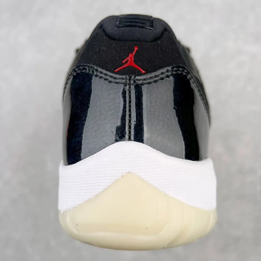 Air Jordan 11 - Image 3