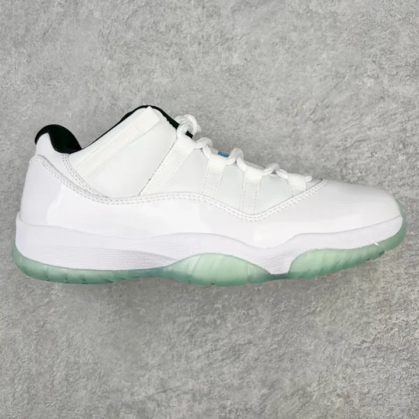 Air Jordan 11