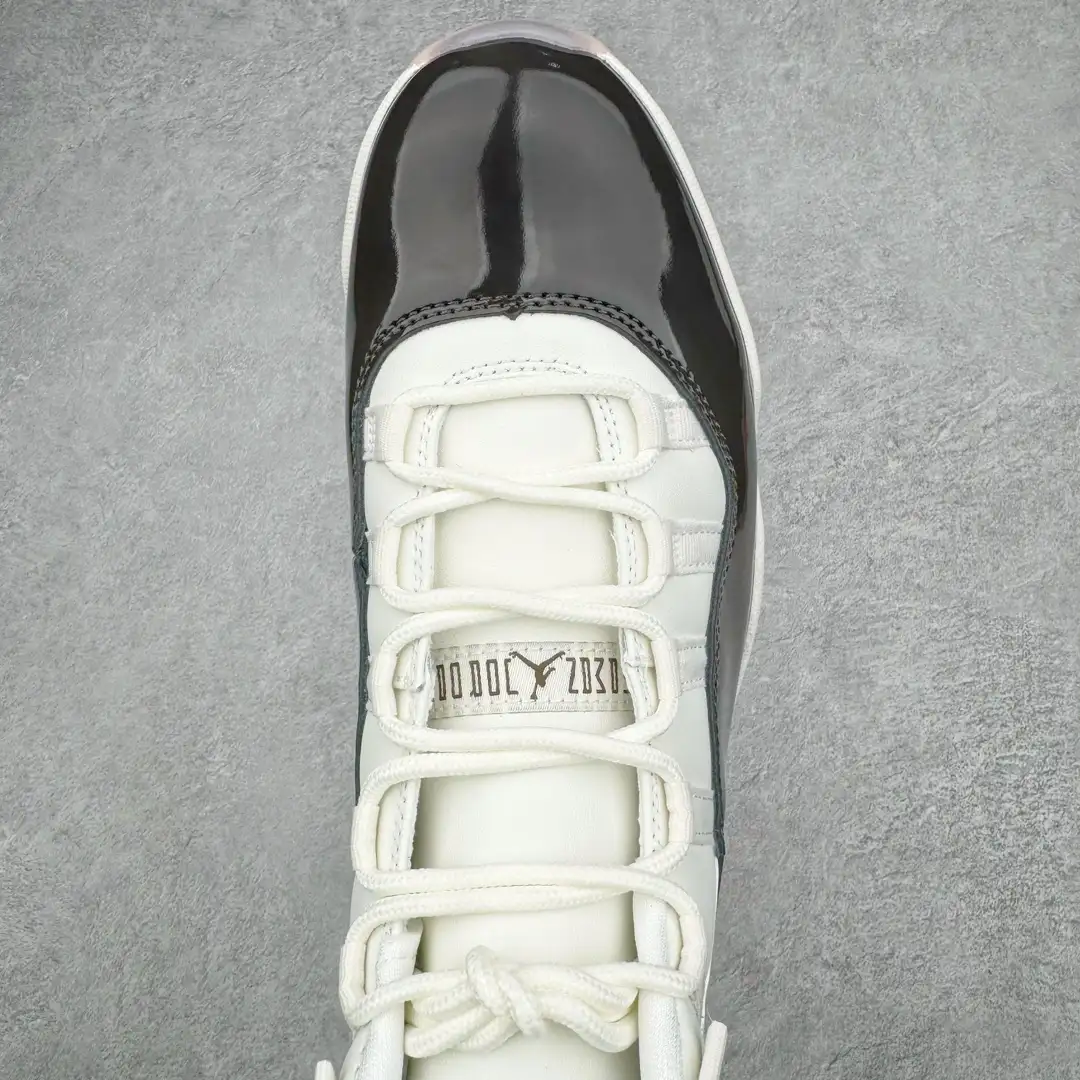 Air Jordan 11 - Image 2