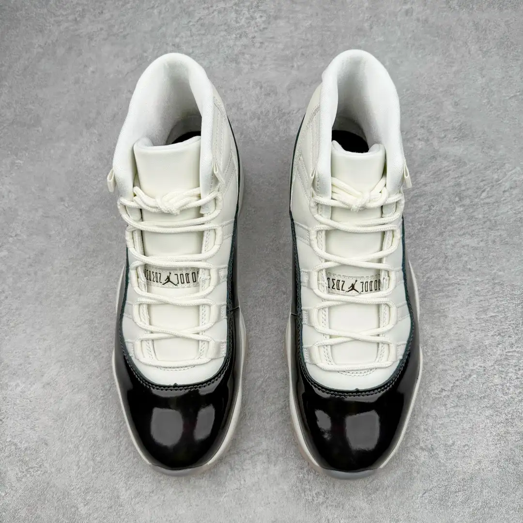 Air Jordan 11 - Image 5