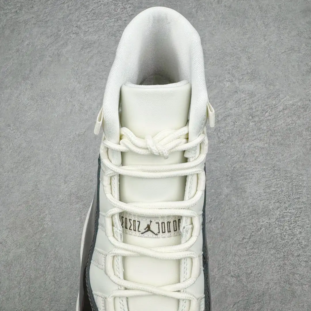 Air Jordan 11 - Image 6