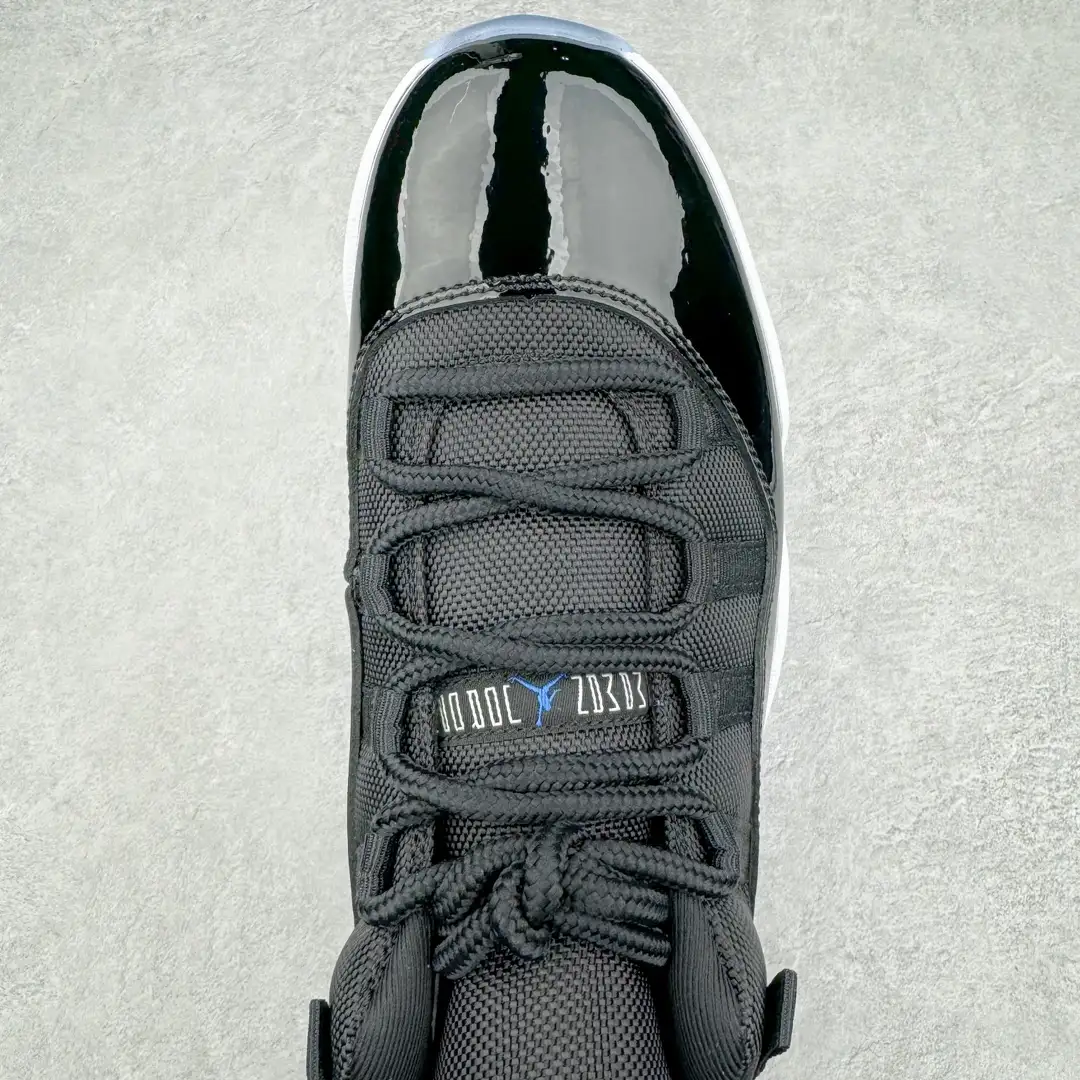 Air Jordan 11 - Image 5