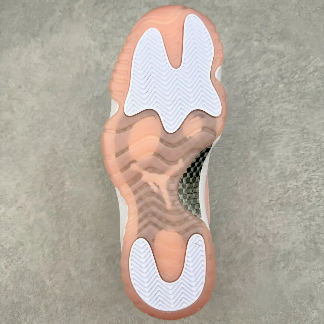 Air Jordan 11 - Image 2