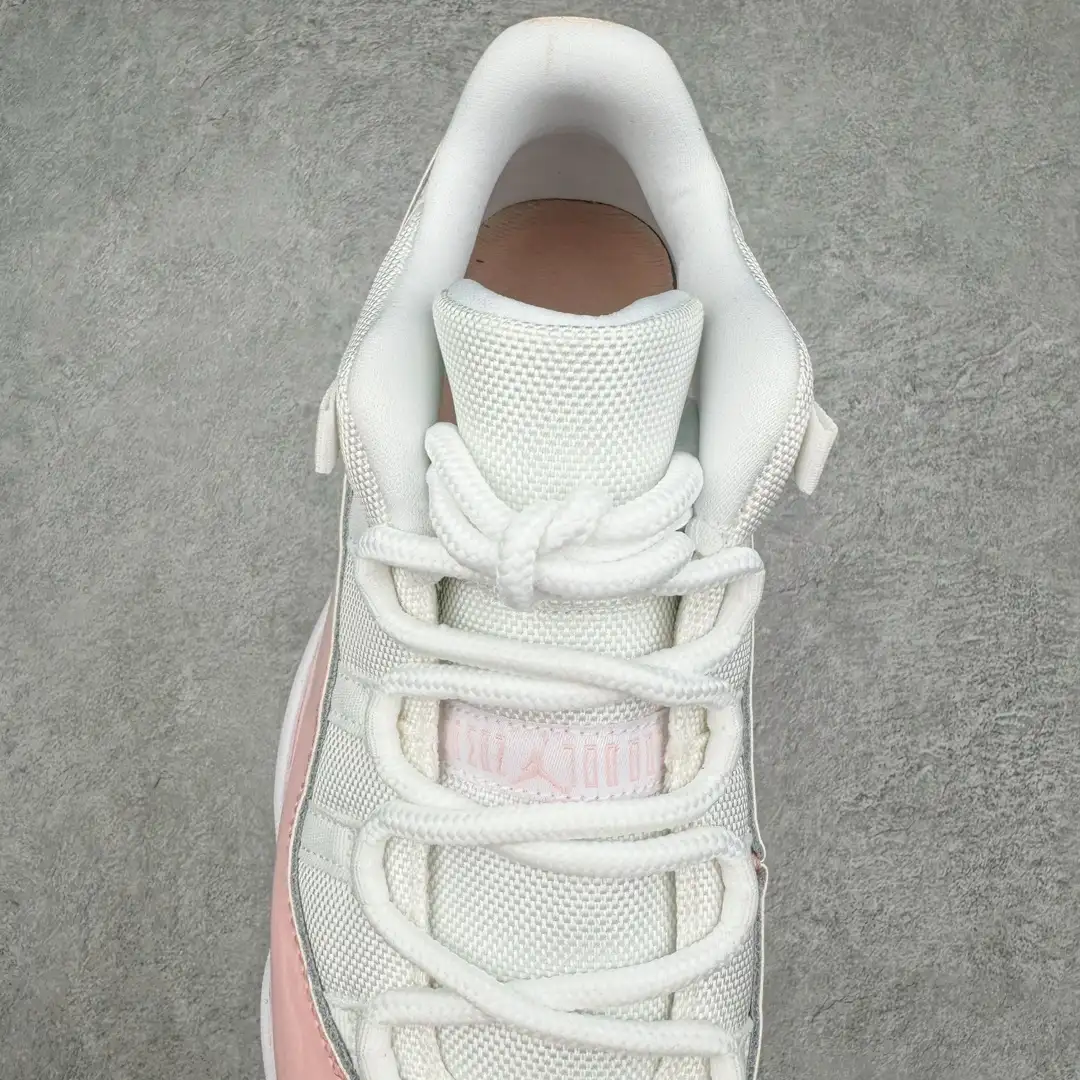 Air Jordan 11 - Image 3