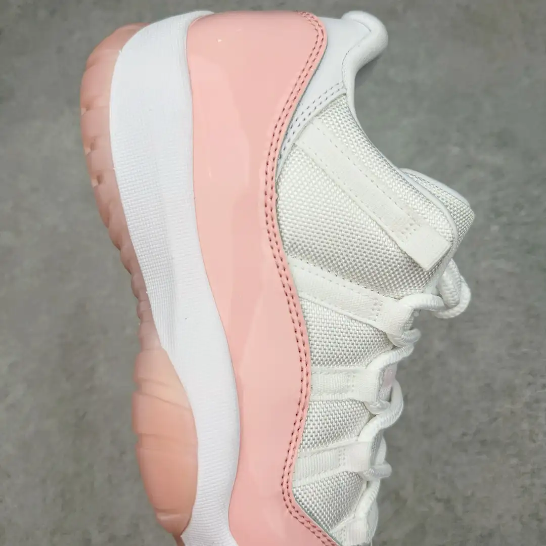 Air Jordan 11 - Image 4