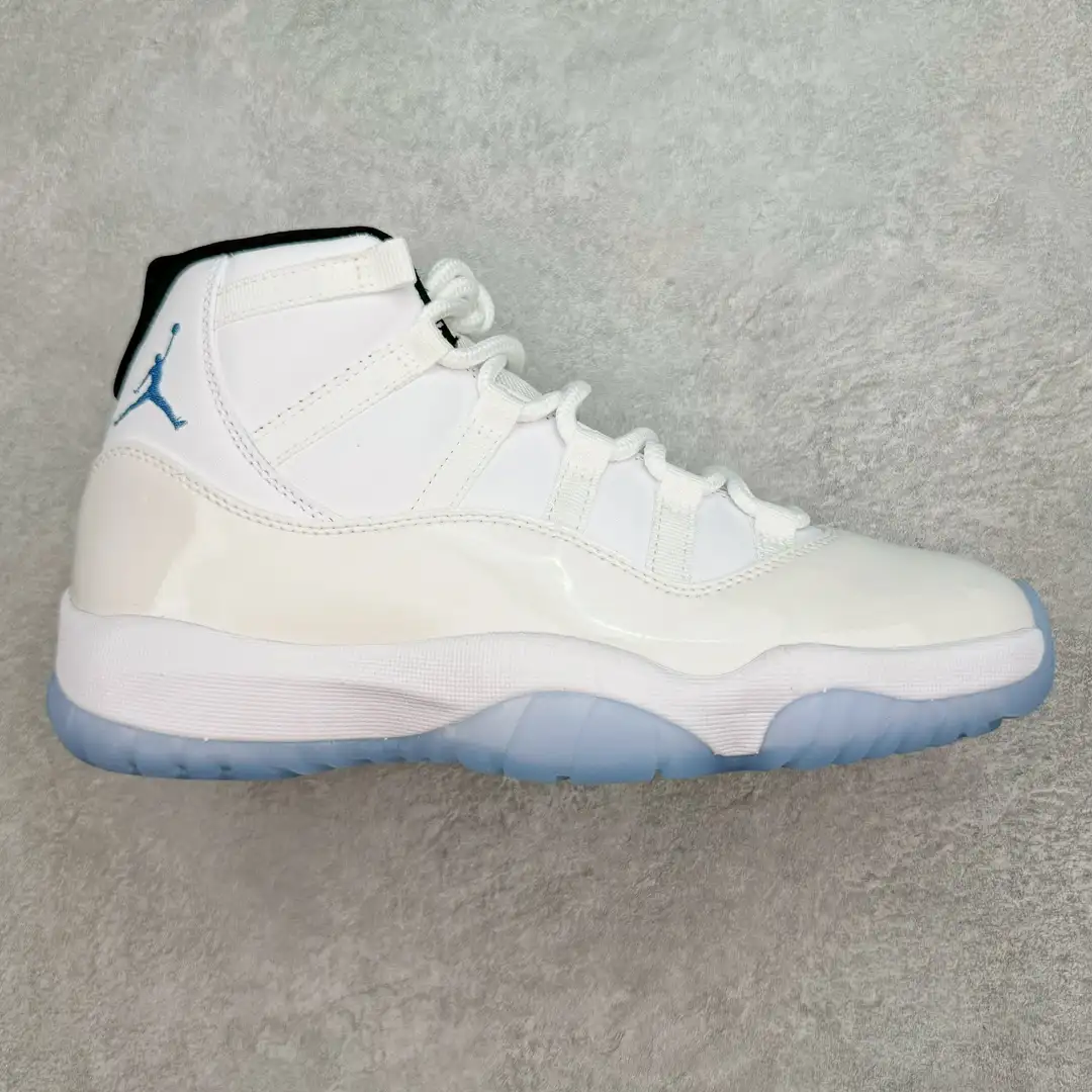 Air Jordan 11 - Image 1