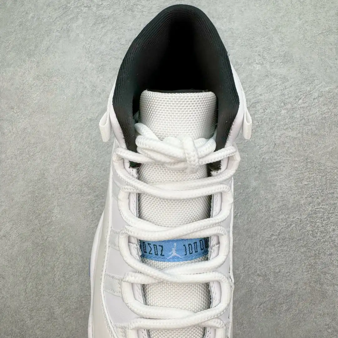 Air Jordan 11 - Image 5